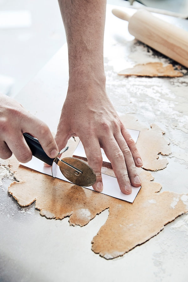 STÄM Pizza cutter, white